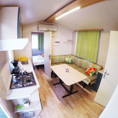 زادار Accommodation Suzy المظهر الخارجي الصورة